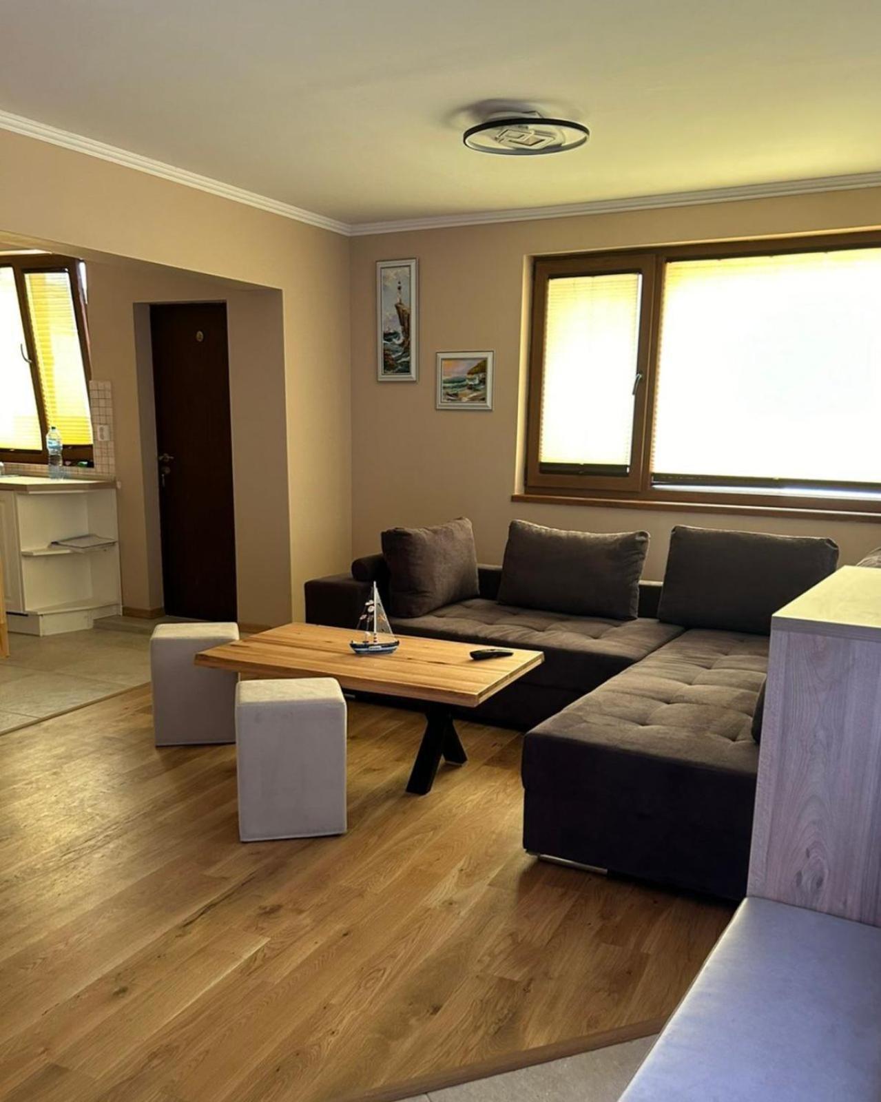 Center House Apartment