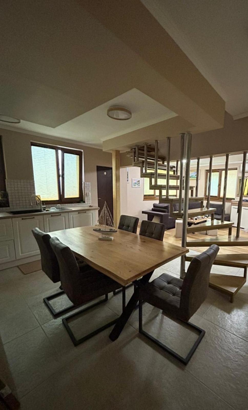Center House Apartment Varna