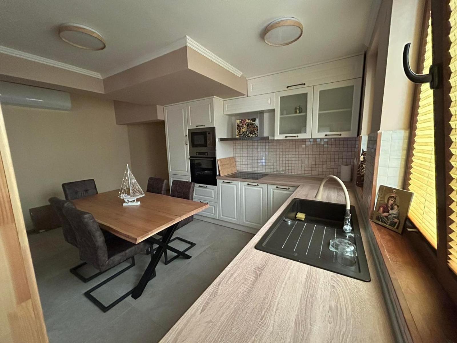 Daire Center House